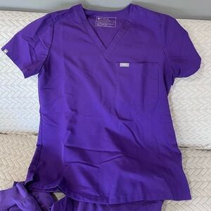 Women’s Figs One Pocket top sz small